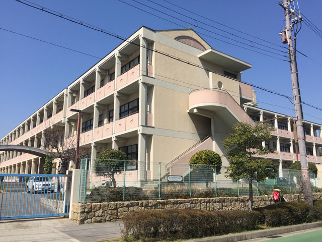 六甲アイランド小学校