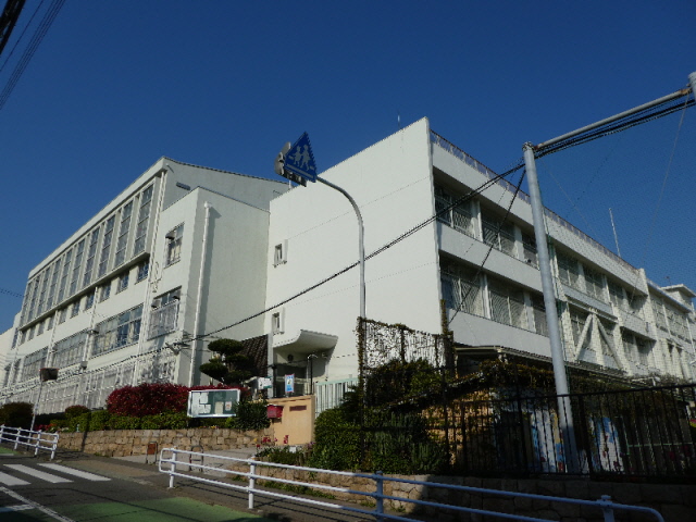 市立霞ケ丘小学校